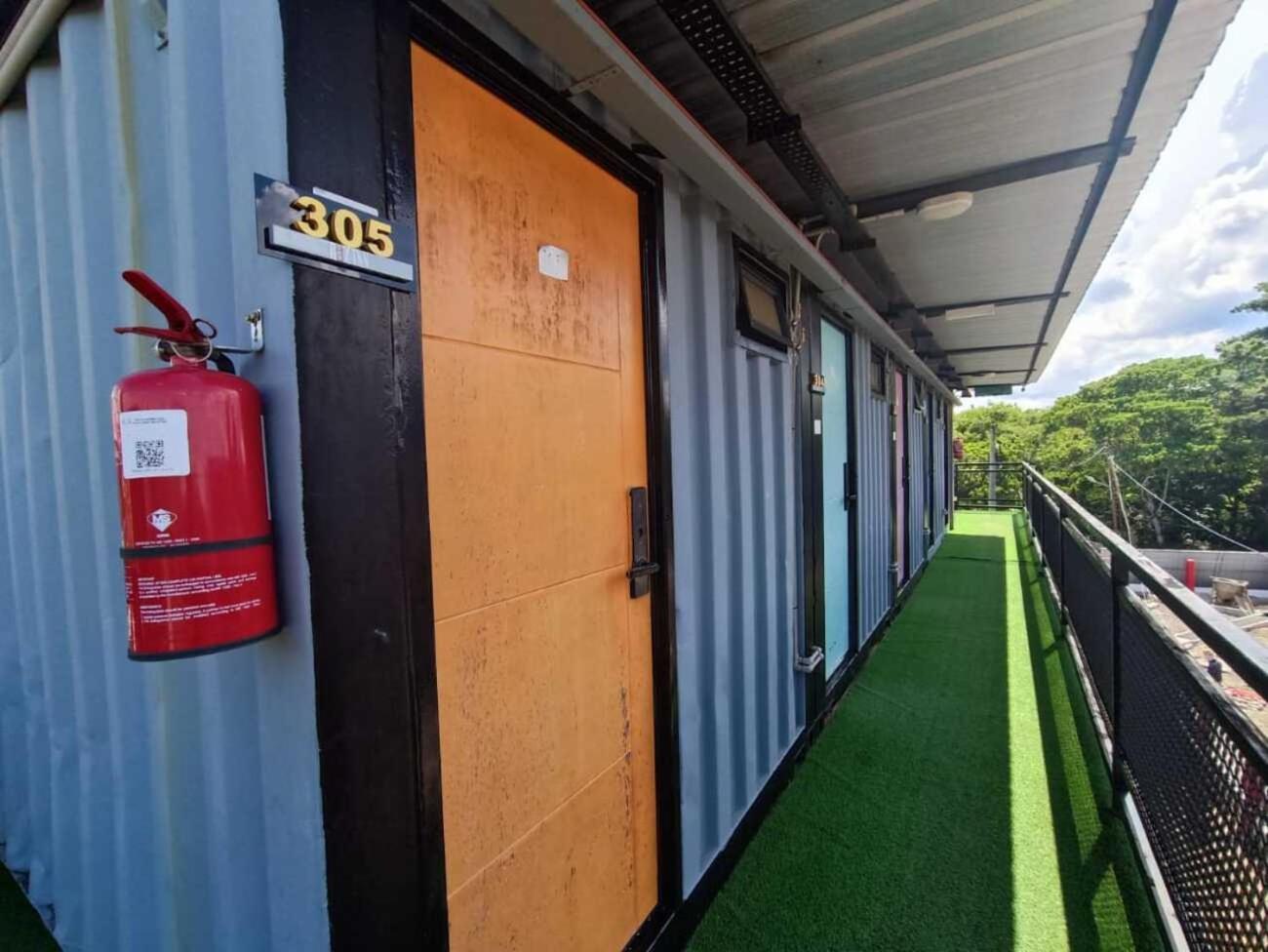 Boxinn The Kontena Home Semporna Εξωτερικό φωτογραφία